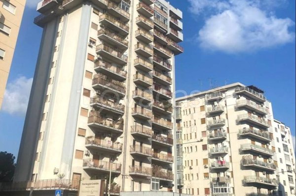 appartamento in vendita a Palermo in zona Malaspina/Palagonia