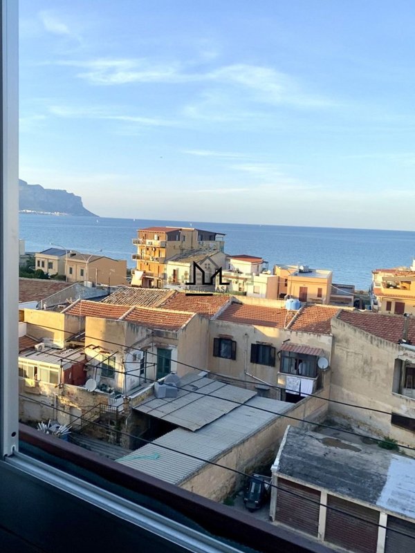 appartamento in vendita a Palermo in zona Acqua dei Corsari
