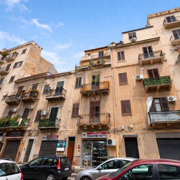 appartamento in vendita a Palermo in zona Montegrappa / Santa Rosalia