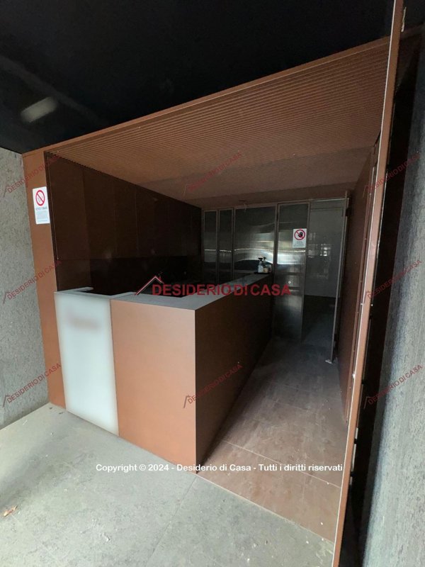 locale commerciale in vendita a Palermo in zona Politeama