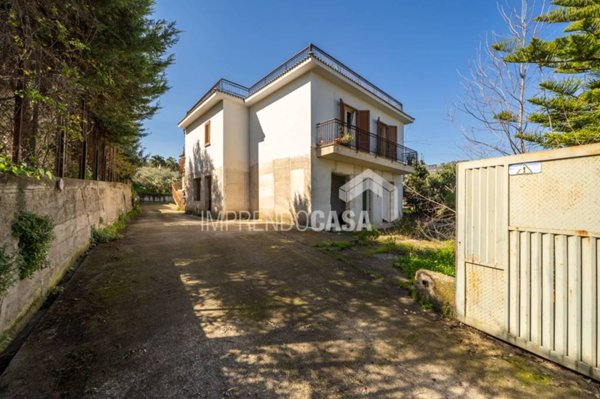 casa indipendente in vendita a Palermo in zona Altarello