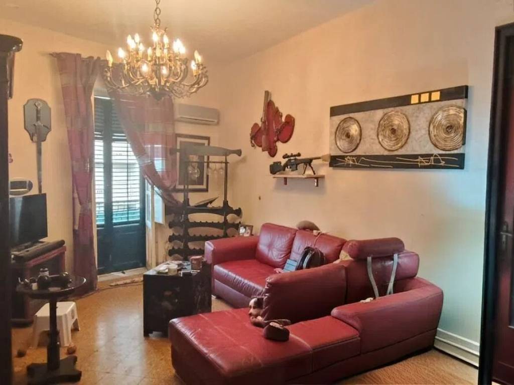 appartamento in vendita a Palermo in zona Malaspina/Palagonia