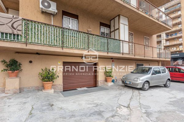 locale commerciale in vendita a Palermo