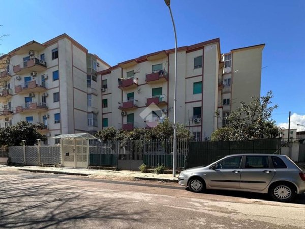 appartamento in vendita a Palermo in zona Montegrappa / Santa Rosalia