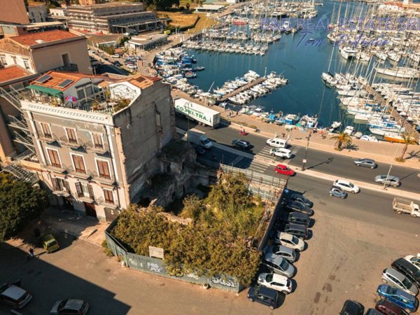 casa indipendente in vendita a Palermo in zona Centro storico