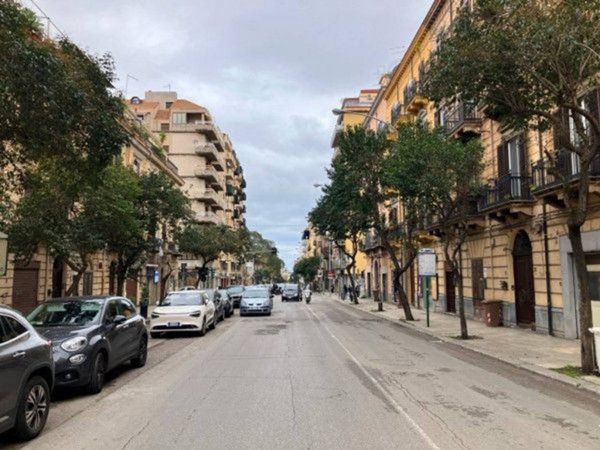 appartamento in vendita a Palermo in zona Zisa