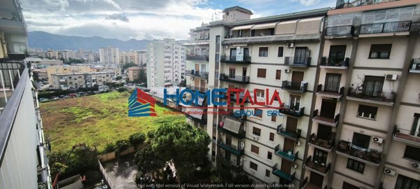 appartamento in vendita a Palermo in zona Malaspina/Palagonia