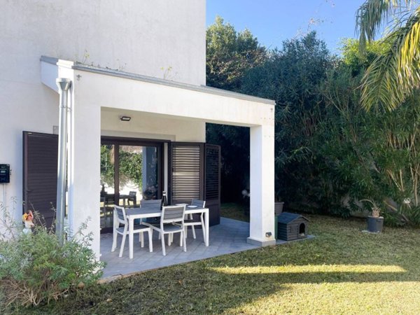 casa indipendente in vendita a Palermo in zona Partanna