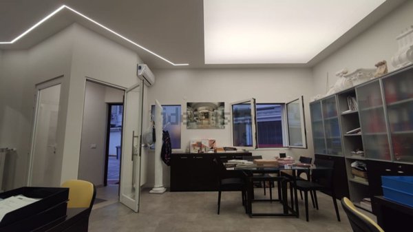 ufficio in vendita a Palermo in zona Malaspina/Palagonia