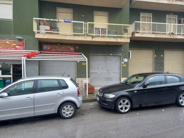 negozio in vendita a Palermo in zona Cruillas