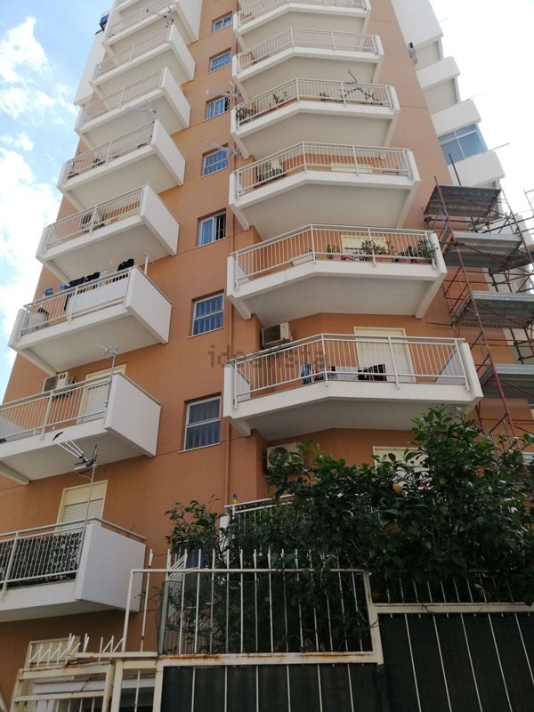 appartamento in vendita a Palermo in zona Montegrappa / Santa Rosalia