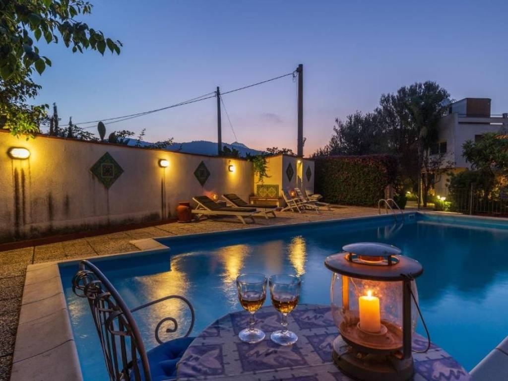 casa indipendente in vendita a Palermo in zona Villagrazia/Falsomiele