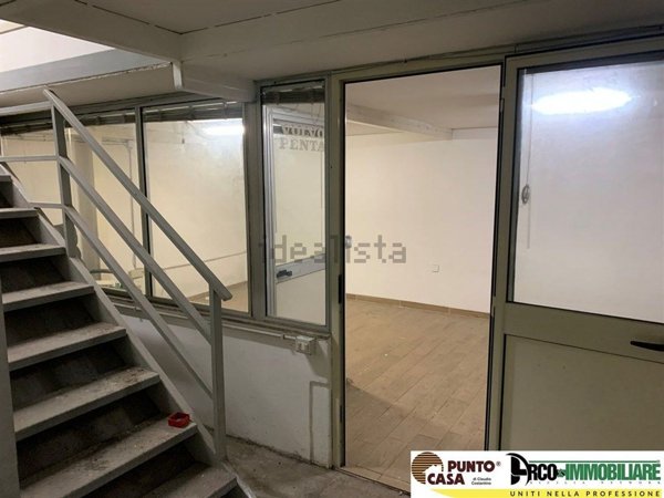 locale di sgombero in vendita a Palermo in zona Sferracavallo