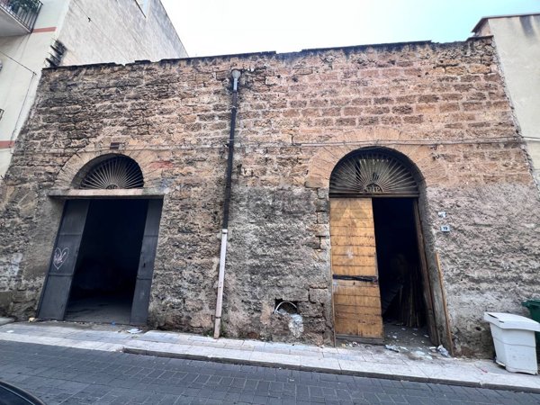 locale di sgombero in vendita a Palermo in zona Ciaculli