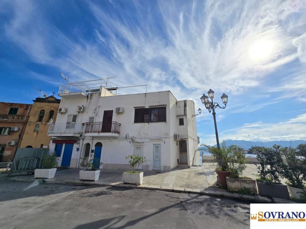 casa indipendente in vendita a Palermo in zona Arenella/Vergine Maria