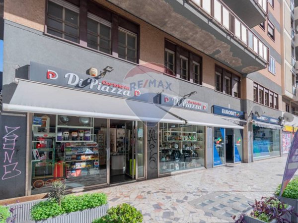 locale commerciale in vendita a Palermo