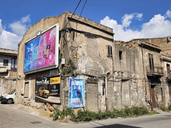 intera palazzina in vendita a Palermo in zona Oreto
