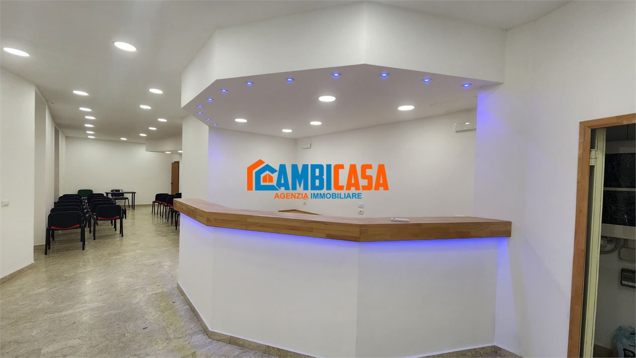 locale commerciale in vendita a Palermo