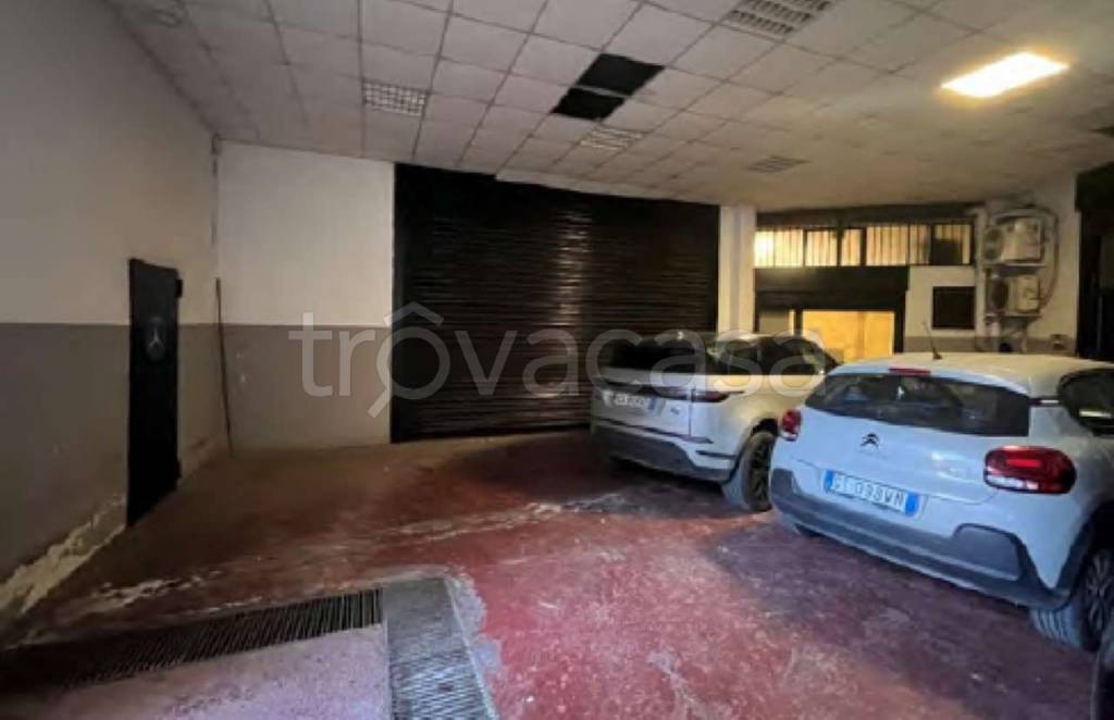 negozio in vendita a Palermo in zona Arenella/Vergine Maria