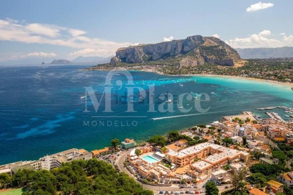 appartamento in vendita a Palermo in zona Mondello