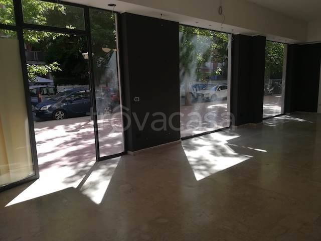 locale commerciale in vendita a Palermo