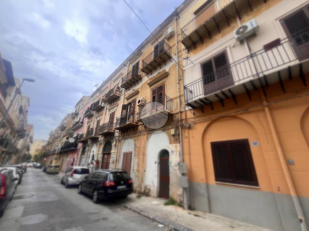 appartamento in vendita a Palermo in zona Zisa