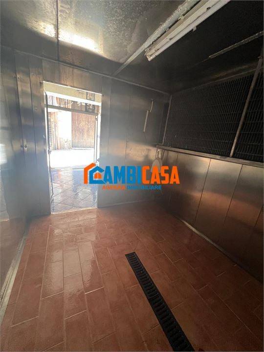 locale commerciale in vendita a Palermo in zona Centro storico