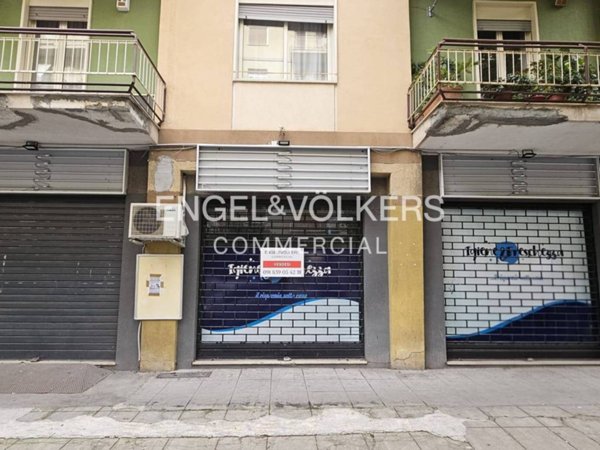 negozio in vendita a Palermo in zona Politeama