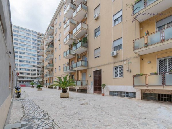 appartamento in vendita a Palermo in zona Borgo Nuovo