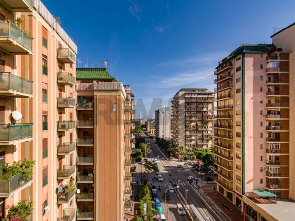 appartamento in vendita a Palermo in zona Malaspina/Palagonia
