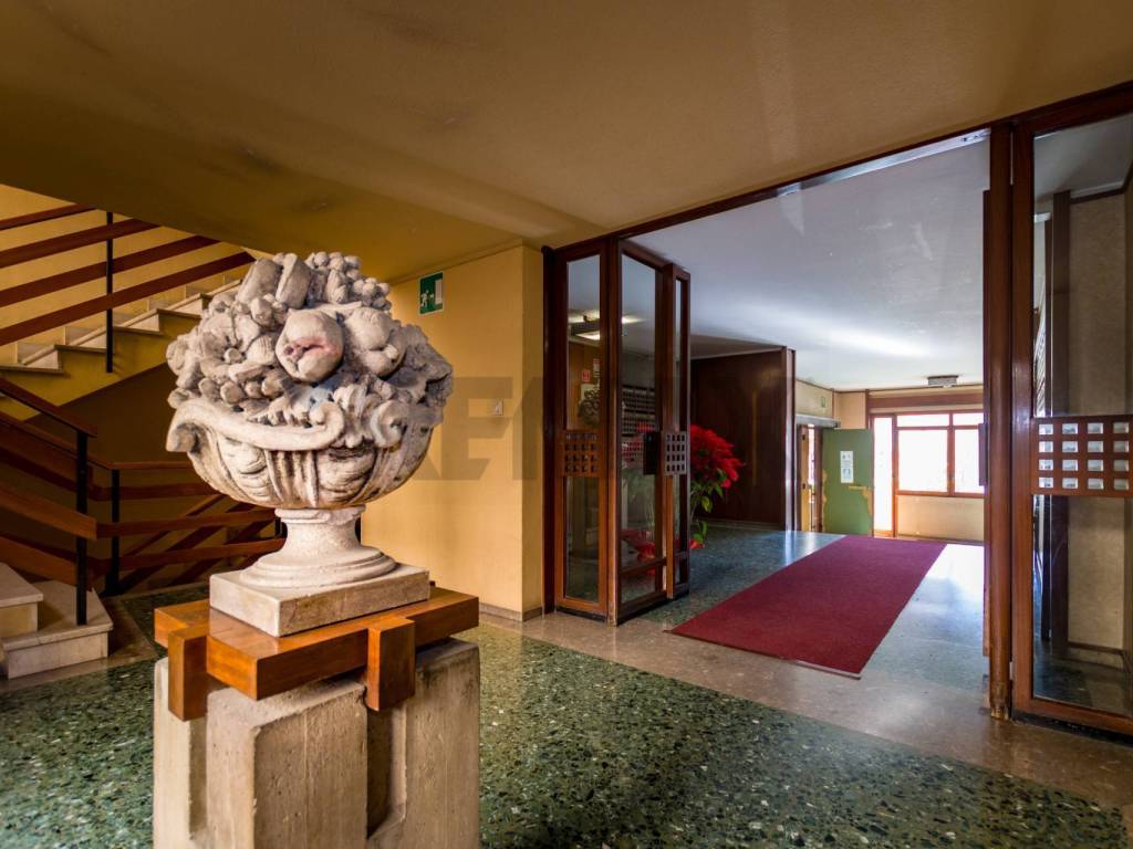 appartamento in vendita a Palermo in zona Malaspina/Palagonia