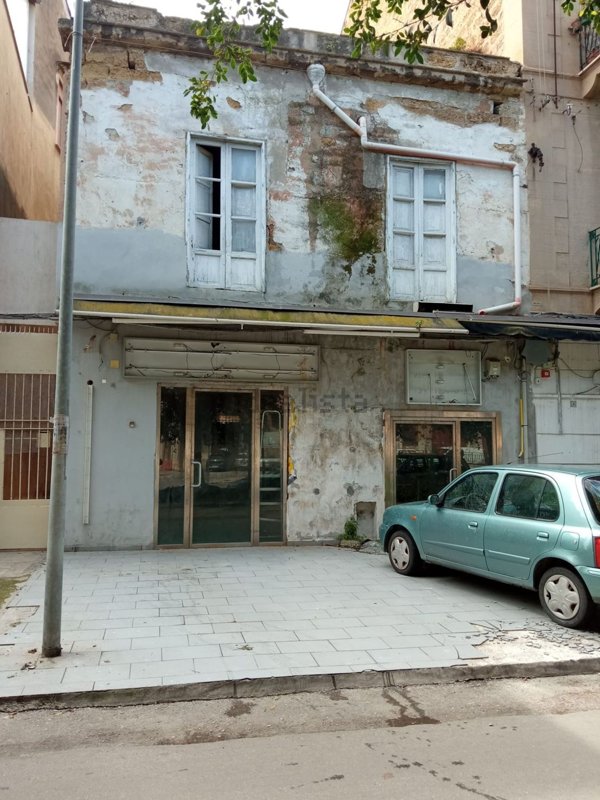 negozio in vendita a Palermo in zona Croceverde