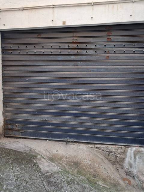 locale di sgombero in vendita a Palermo in zona Malaspina/Palagonia