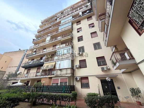 appartamento in vendita a Palermo in zona Zisa