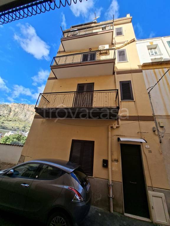 appartamento in vendita a Palermo in zona Arenella/Vergine Maria
