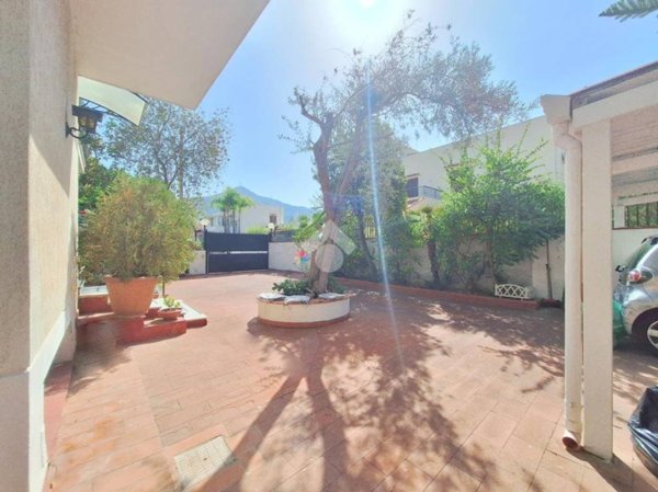 casa indipendente in vendita a Palermo in zona Pallavicino