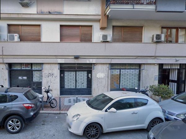 locale commerciale in vendita a Palermo in zona Libertà