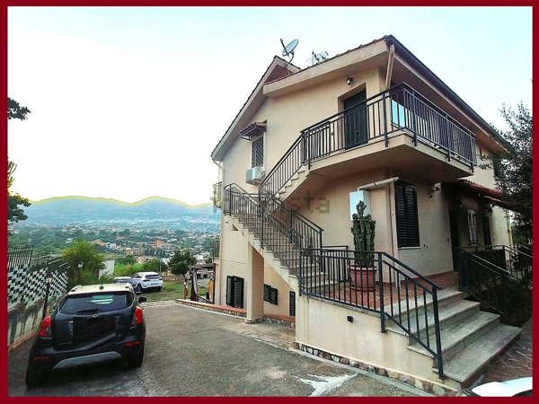 casa indipendente in vendita a Palermo in zona Villagrazia/Falsomiele