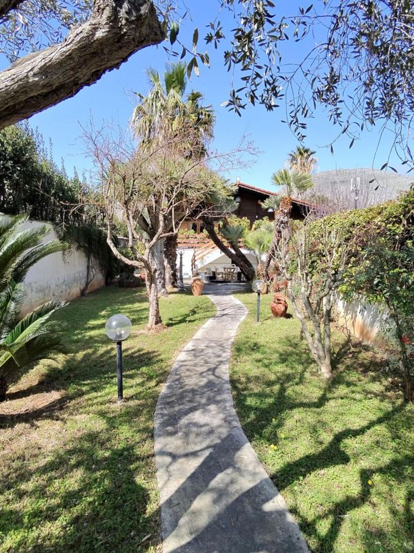 casa indipendente in vendita a Palermo in zona Mondello