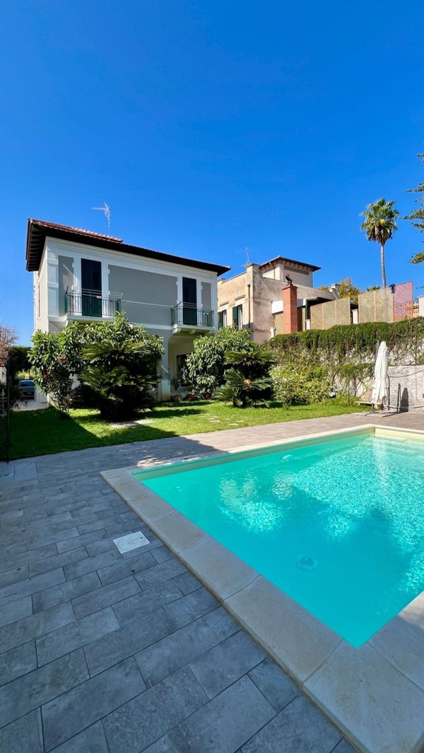 casa indipendente in vendita a Palermo in zona Mondello