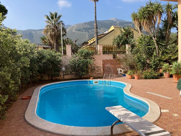 casa indipendente in vendita a Palermo in zona Tommaso Natale