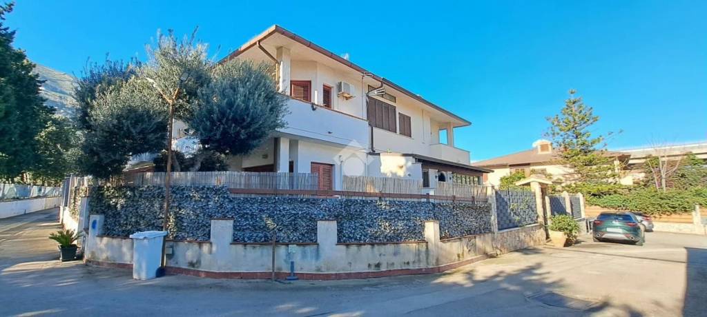 casa indipendente in vendita a Palermo in zona Tommaso Natale