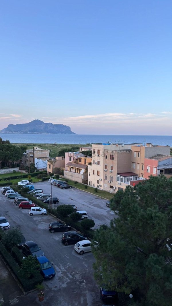 appartamento in vendita a Palermo in zona Acqua dei Corsari