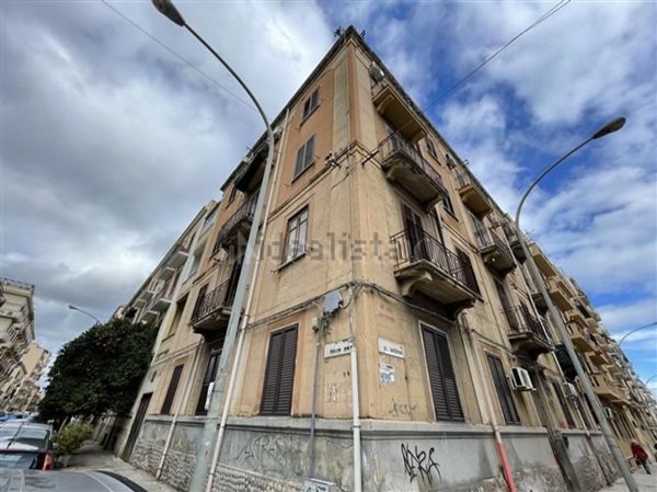 appartamento in vendita a Palermo in zona Zisa