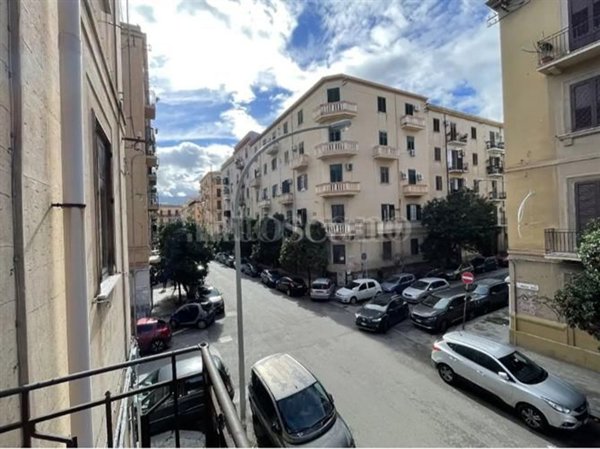 appartamento in vendita a Palermo in zona Zisa