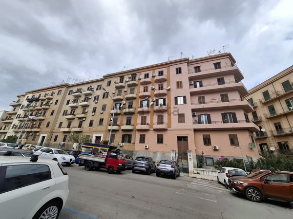 appartamento in vendita a Palermo in zona Politeama