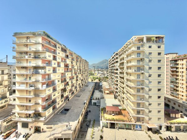 appartamento in vendita a Palermo in zona Malaspina/Palagonia