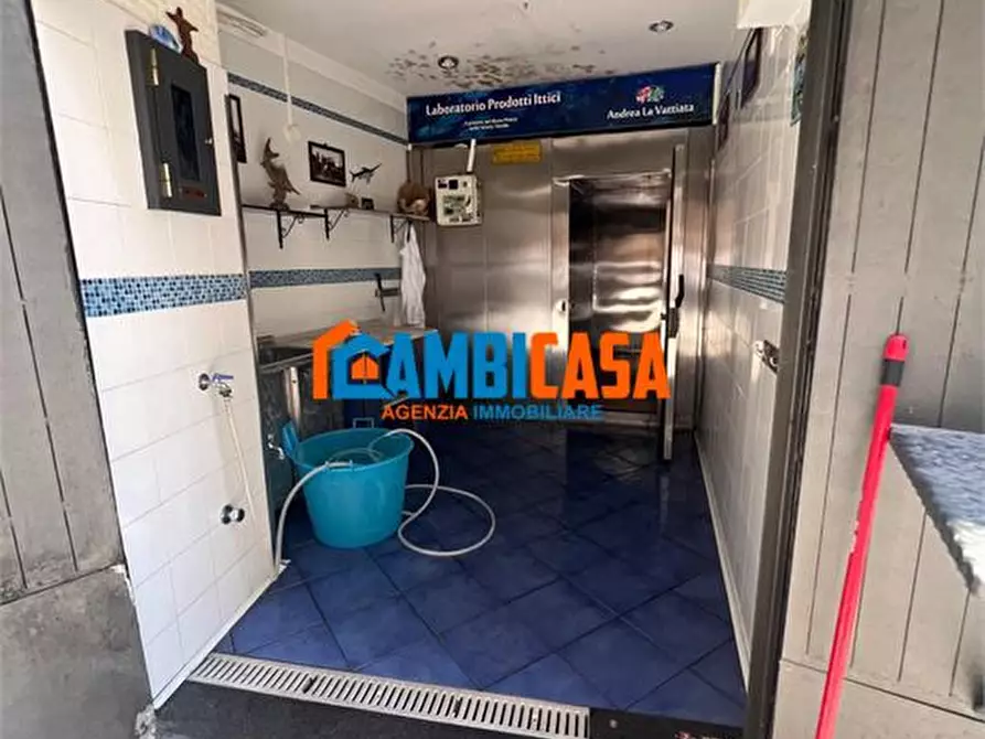 locale commerciale in vendita a Palermo in zona Centro storico