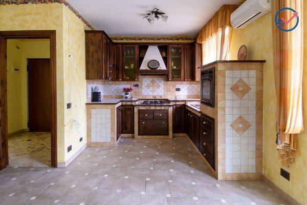 appartamento in vendita a Palermo in zona Partanna