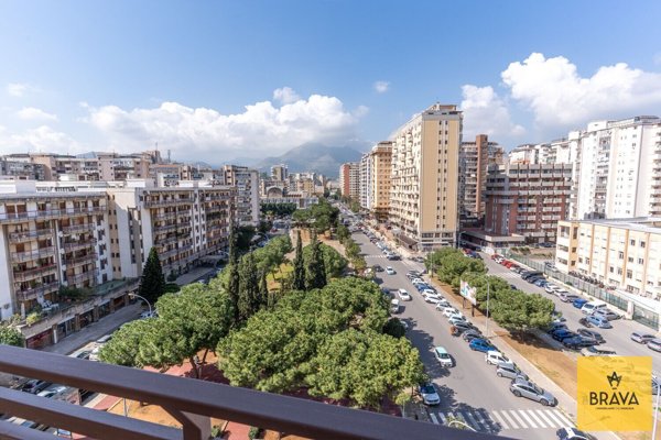appartamento in vendita a Palermo in zona Malaspina/Palagonia